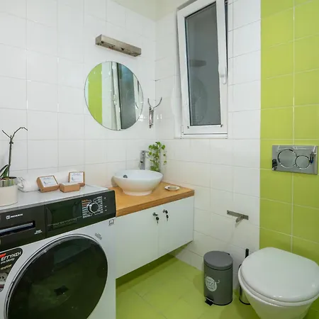 Doukas White Haven Apartment *